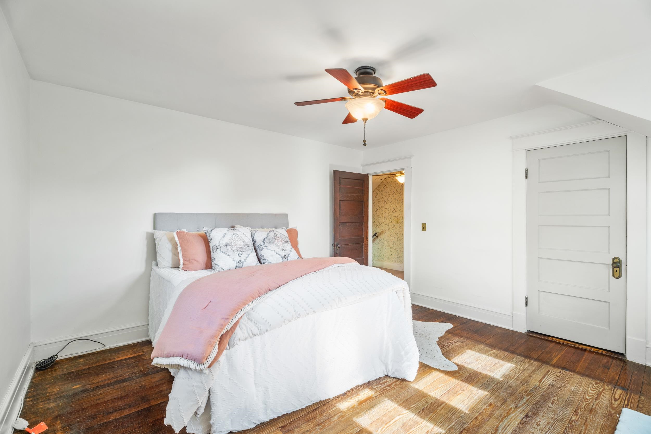320 INSTITUTE ST, STAUNTON, Virginia 24401, 4 Bedrooms Bedrooms, ,1 BathroomBathrooms,Residential,320 INSTITUTE ST,676988 MLS # 676988