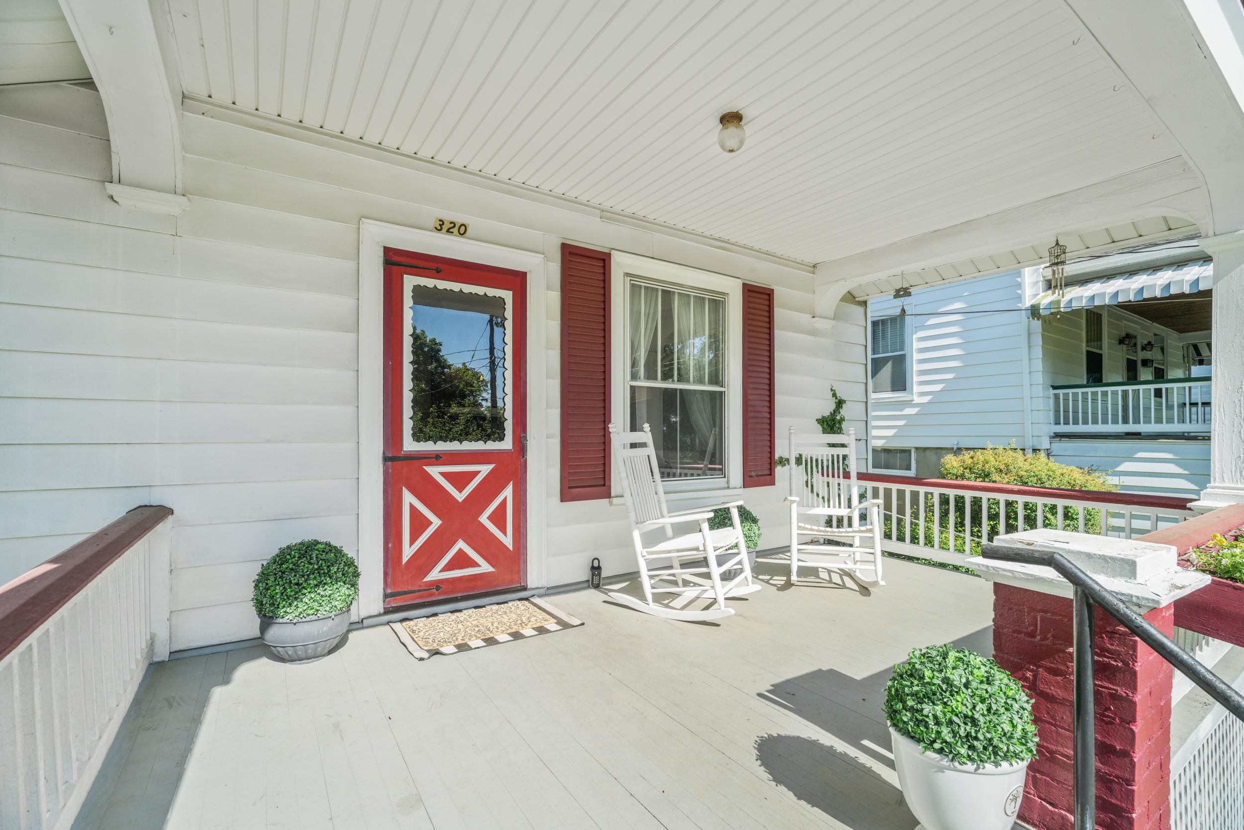 320 INSTITUTE ST, STAUNTON, Virginia 24401, 4 Bedrooms Bedrooms, ,1 BathroomBathrooms,Residential,320 INSTITUTE ST,676988 MLS # 676988