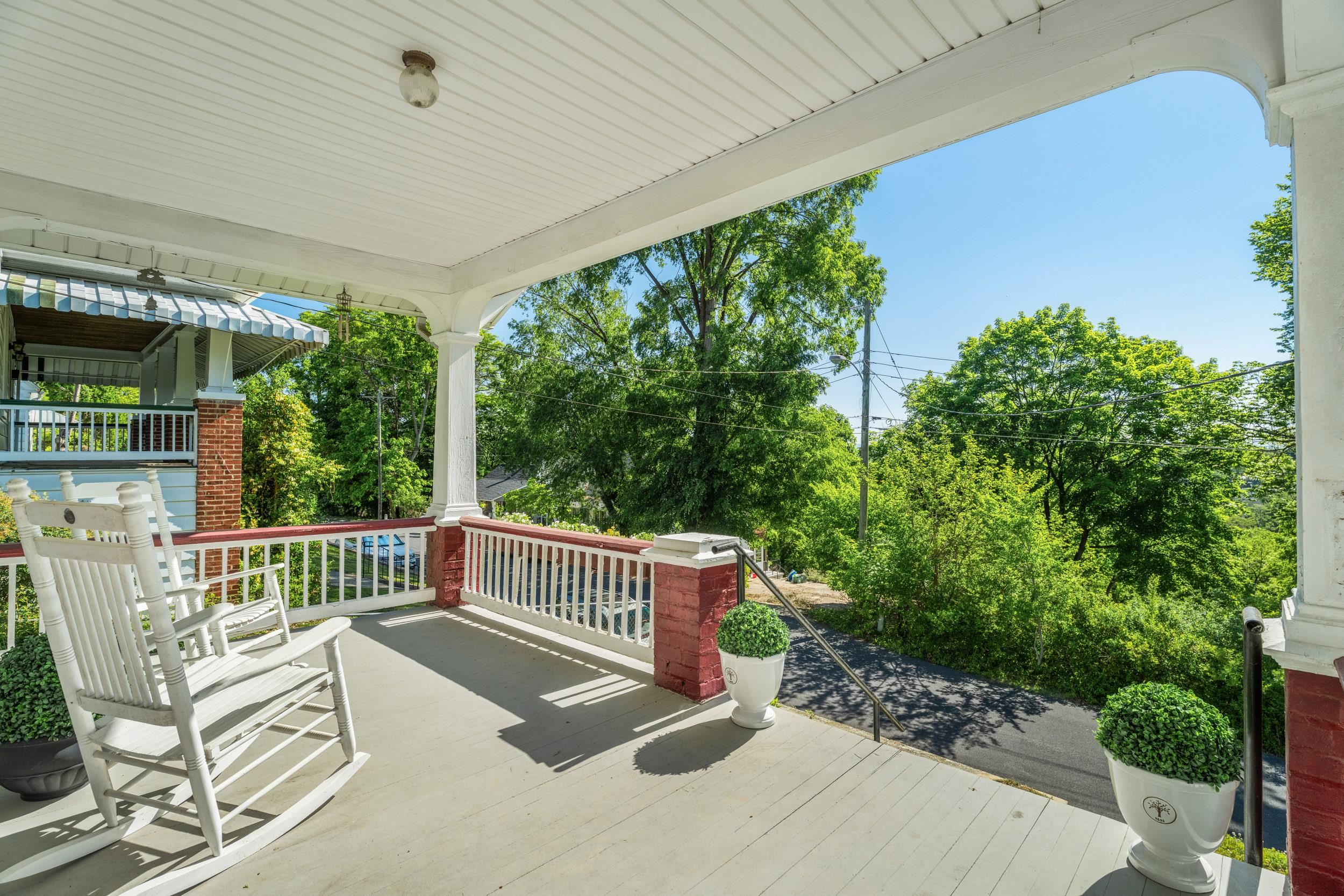 320 INSTITUTE ST, STAUNTON, Virginia 24401, 4 Bedrooms Bedrooms, ,1 BathroomBathrooms,Residential,320 INSTITUTE ST,676988 MLS # 676988