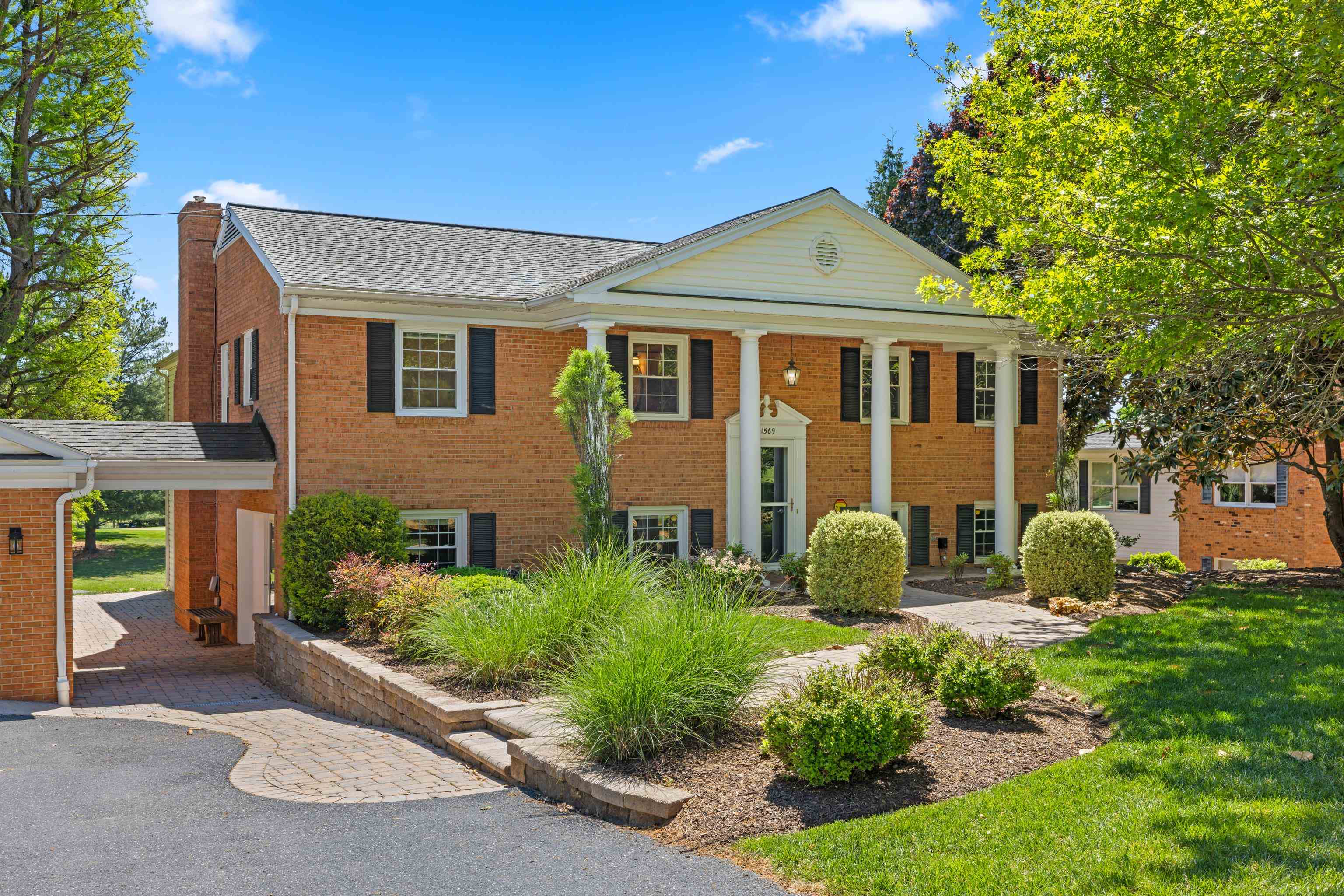 1569 MASSANETTA SPRINGS RD, ROCKINGHAM, Virginia 22801, 4 Bedrooms Bedrooms, ,3 BathroomsBathrooms,Residential,1569 MASSANETTA SPRINGS RD,677009 MLS # 677009