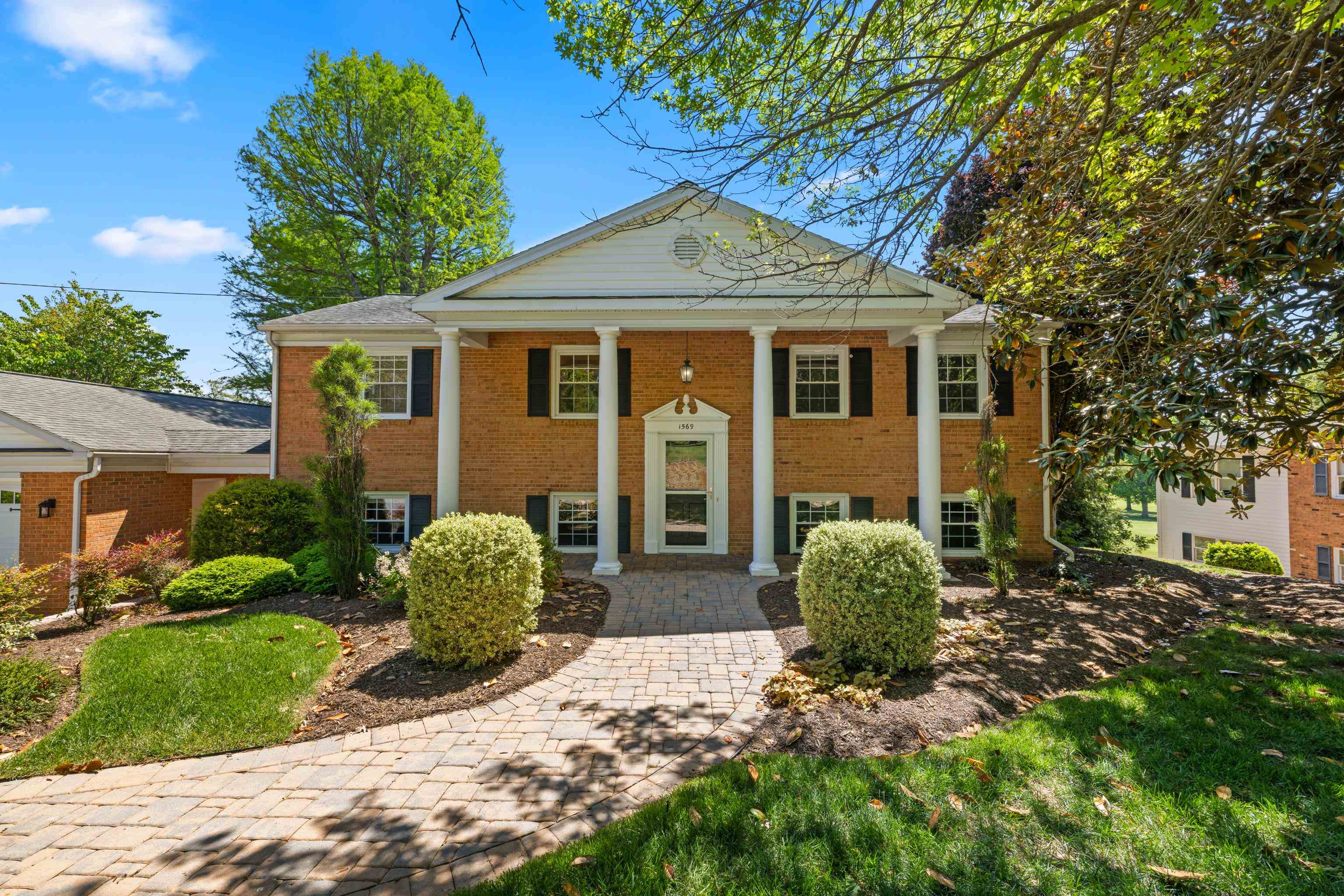 1569 MASSANETTA SPRINGS RD, ROCKINGHAM, Virginia 22801, 4 Bedrooms Bedrooms, ,3 BathroomsBathrooms,Residential,1569 MASSANETTA SPRINGS RD,677009 MLS # 677009