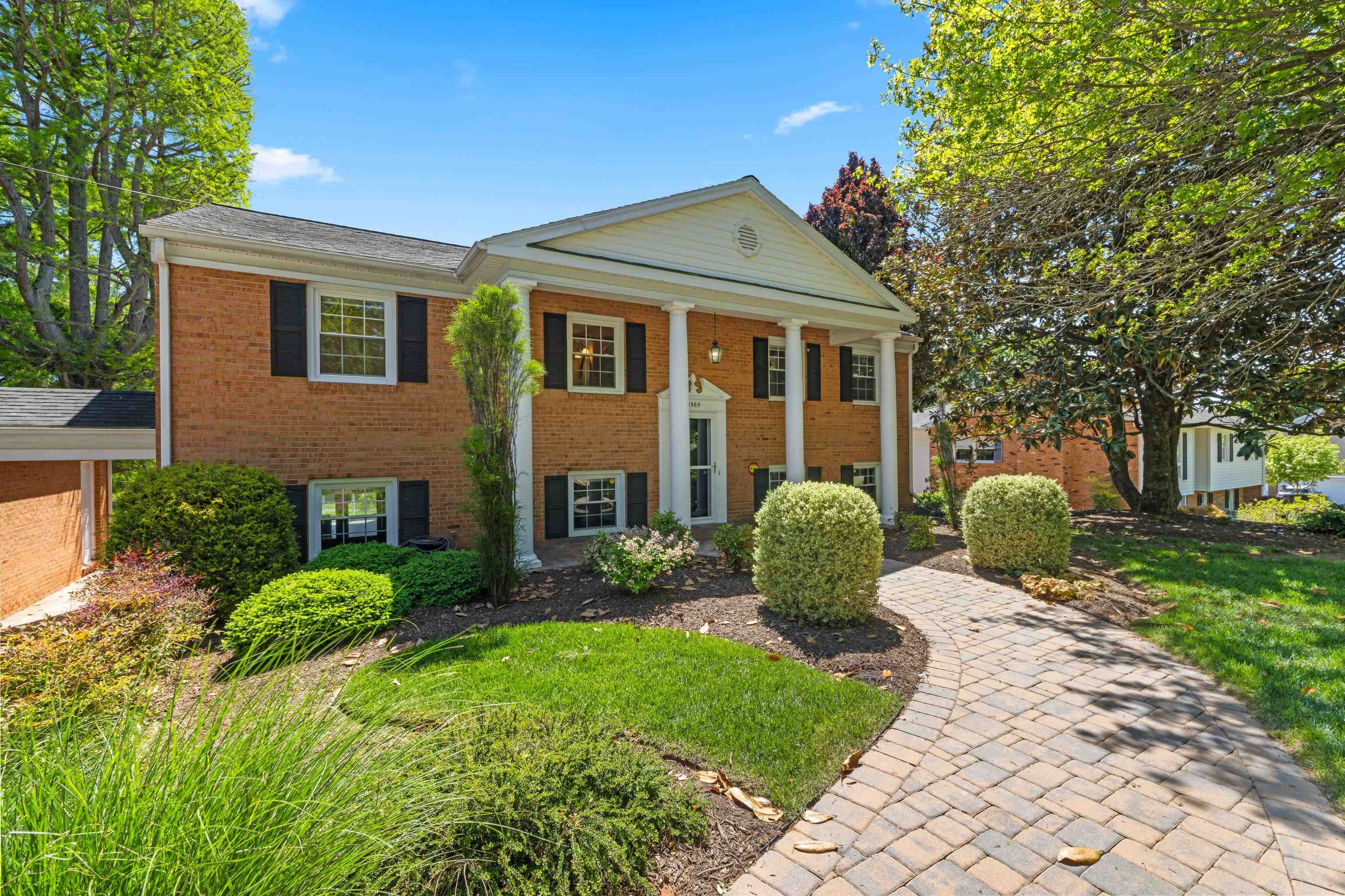 1569 MASSANETTA SPRINGS RD, ROCKINGHAM, Virginia 22801, 4 Bedrooms Bedrooms, ,3 BathroomsBathrooms,Residential,1569 MASSANETTA SPRINGS RD,677009 MLS # 677009
