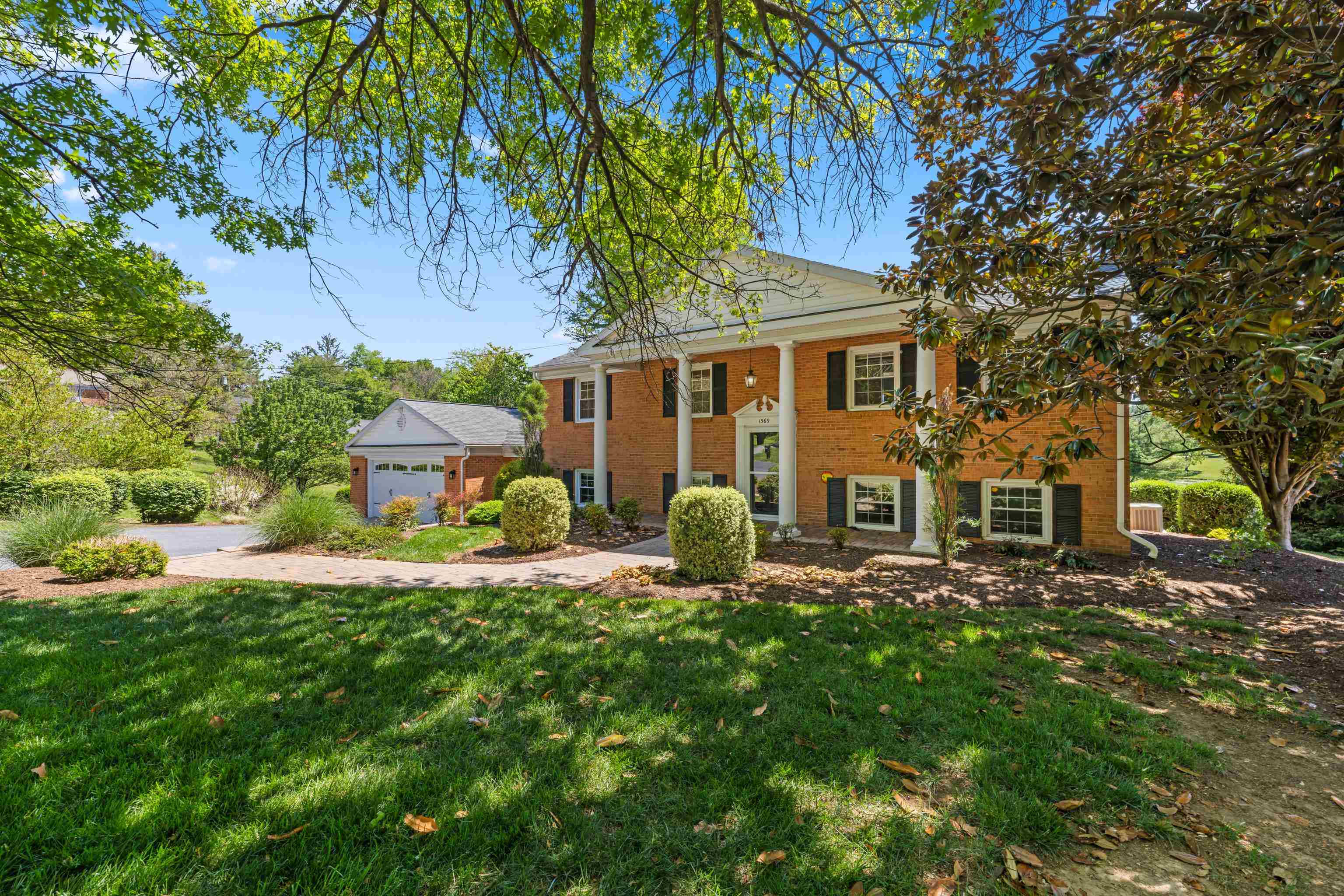 1569 MASSANETTA SPRINGS RD, ROCKINGHAM, Virginia 22801, 4 Bedrooms Bedrooms, ,3 BathroomsBathrooms,Residential,1569 MASSANETTA SPRINGS RD,677009 MLS # 677009