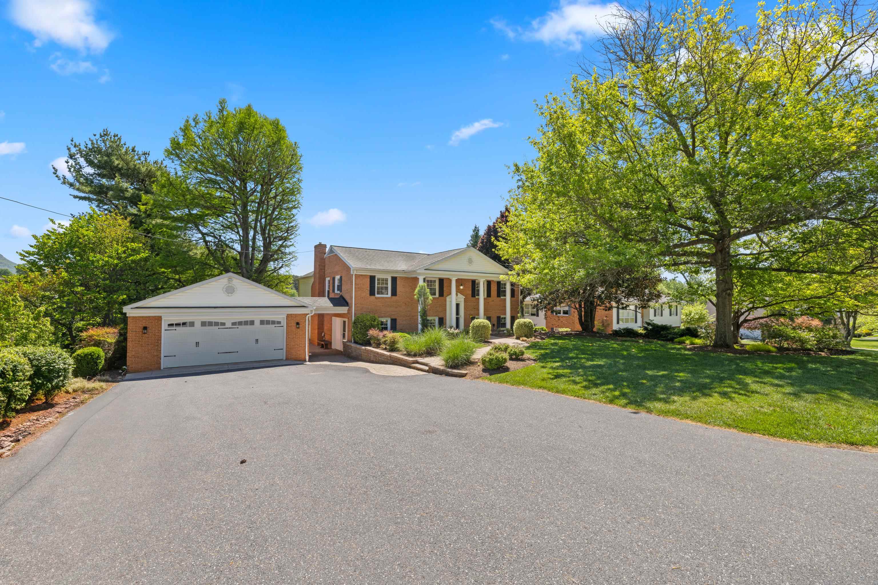 1569 MASSANETTA SPRINGS RD, ROCKINGHAM, Virginia 22801, 4 Bedrooms Bedrooms, ,3 BathroomsBathrooms,Residential,1569 MASSANETTA SPRINGS RD,677009 MLS # 677009