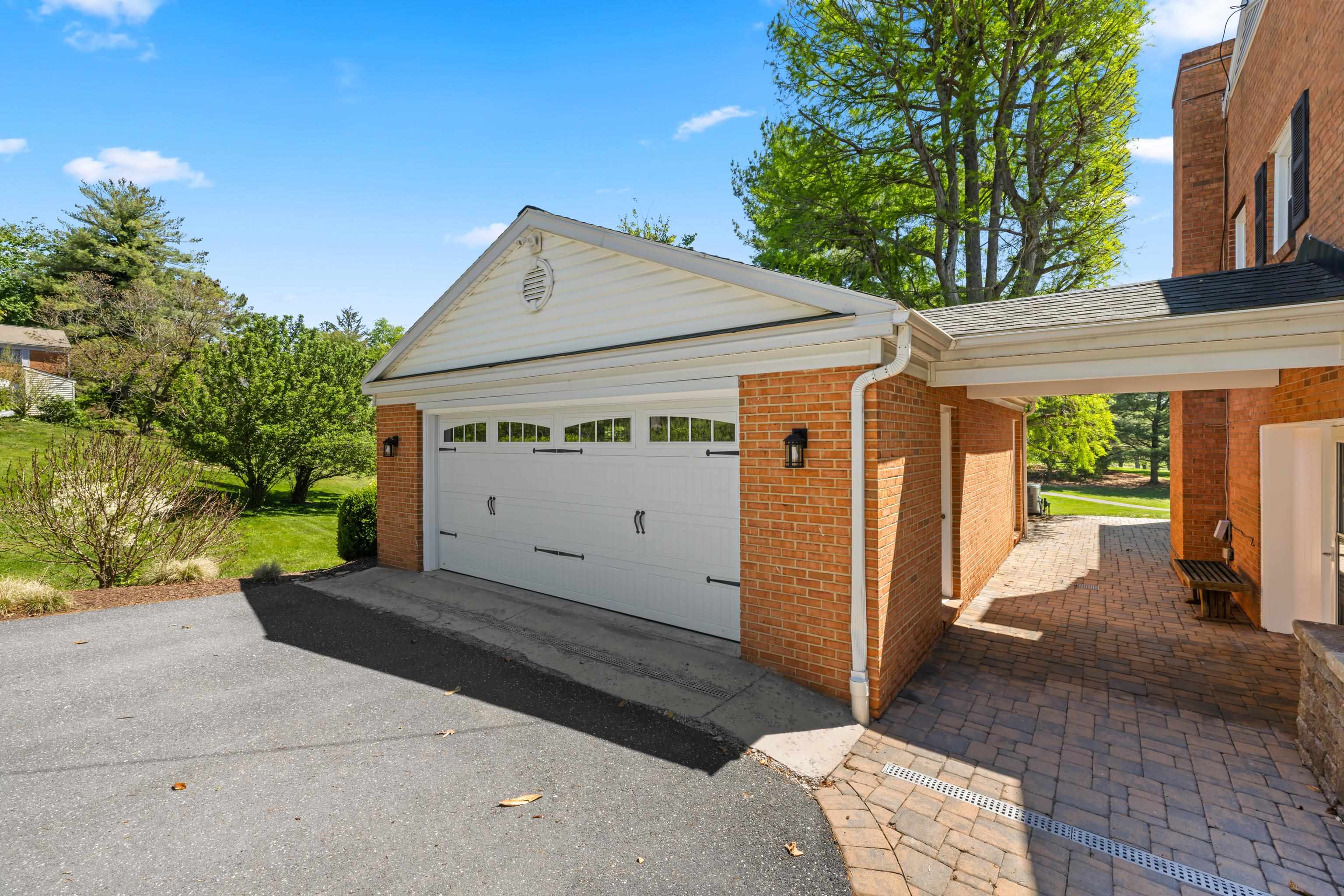 1569 MASSANETTA SPRINGS RD, ROCKINGHAM, Virginia 22801, 4 Bedrooms Bedrooms, ,3 BathroomsBathrooms,Residential,1569 MASSANETTA SPRINGS RD,677009 MLS # 677009