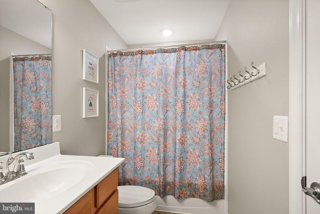 5828 STILL WATER WAY, WARRENTON, Virginia 20187, 4 Bedrooms Bedrooms, ,3 BathroomsBathrooms,Residential,5828 STILL WATER WAY,VAFQ2021880 MLS # VAFQ2021880 5828 STILL WATER WAY, WARRENTON, Virginia 20187, 4 Bedrooms Bedrooms, ,3 BathroomsBathrooms,Residential,5828 STILL WATER WAY,VAFQ2021880 MLS # VAFQ2021880