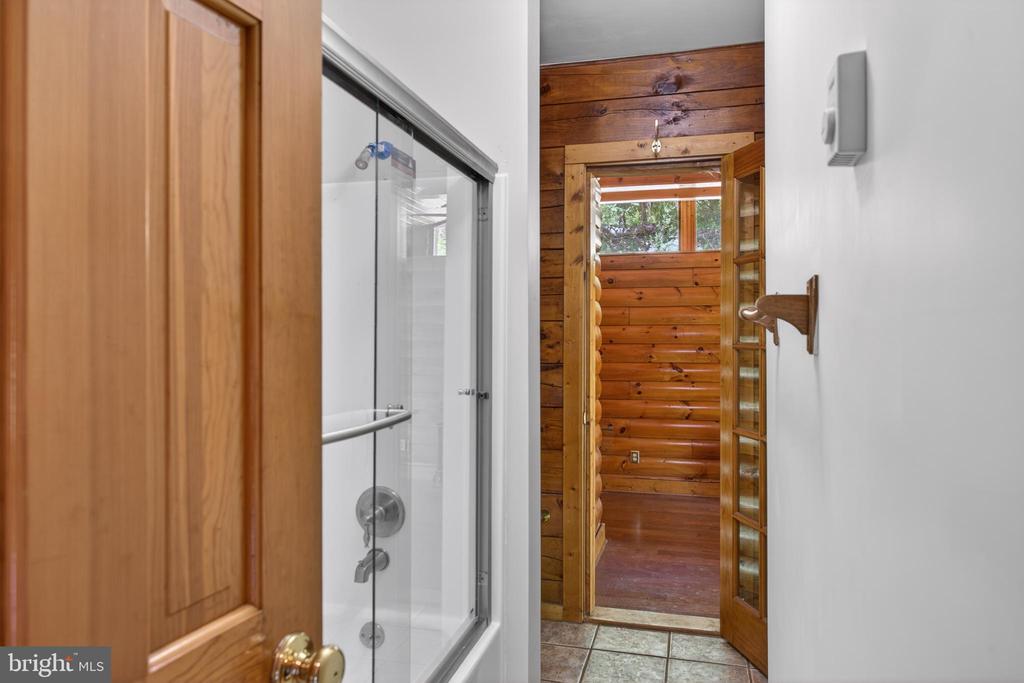 13016 BELLE MEADE LN, MARKHAM, Virginia 22643, 5 Bedrooms Bedrooms, ,3 BathroomsBathrooms,Residential,13016 BELLE MEADE LN,VAFQ2021808 MLS # VAFQ2021808