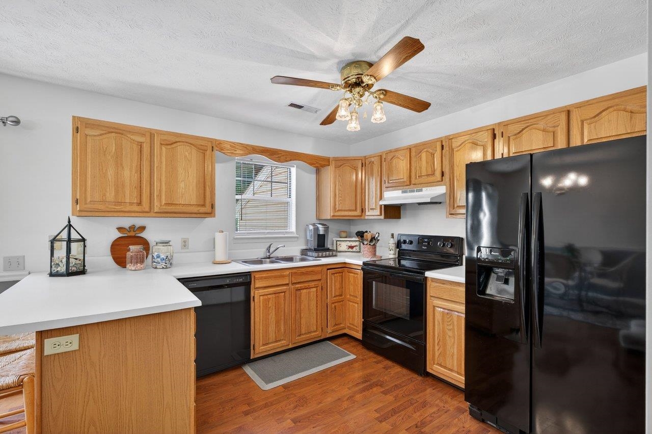 415 GLENFIELD CT, HARRISONBURG, Virginia 22802, 3 Bedrooms Bedrooms, ,1 BathroomBathrooms,Residential,415 GLENFIELD CT,676950 MLS # 676950