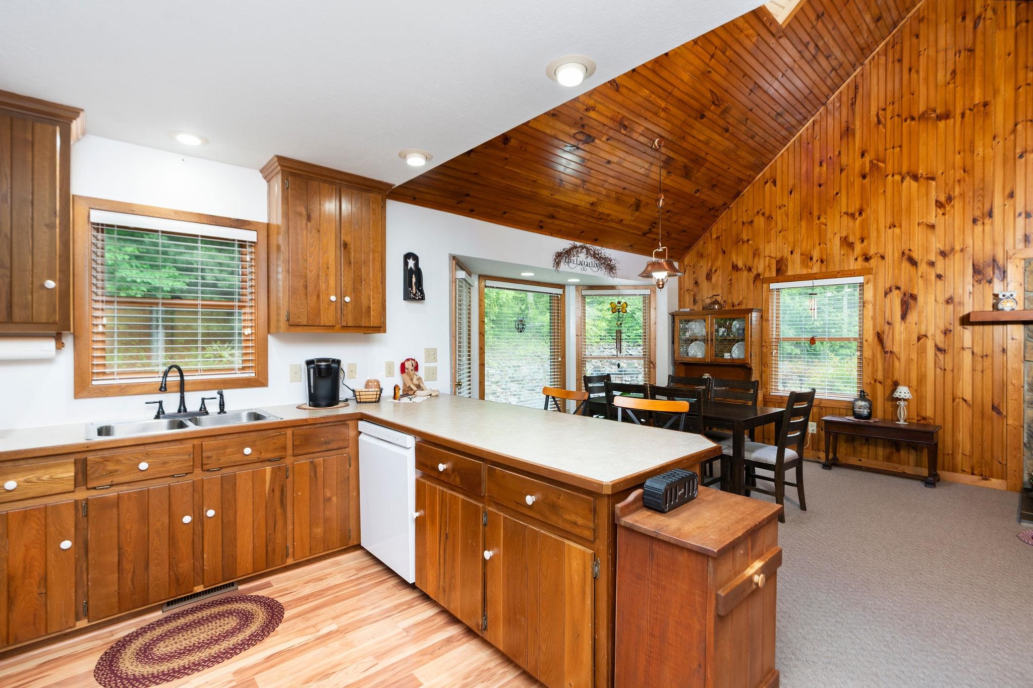 94 BEAR PATH LN, LYNDHURST, Virginia 22952, 2 Bedrooms Bedrooms, ,1 BathroomBathrooms,Residential,94 BEAR PATH LN,677018 MLS # 677018