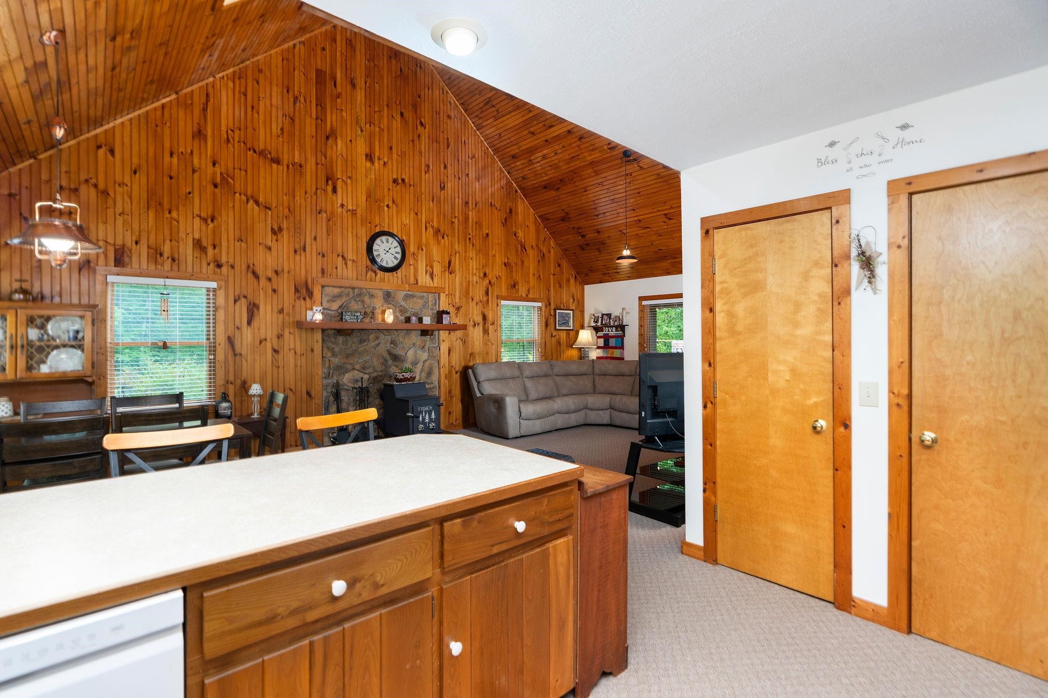94 BEAR PATH LN, LYNDHURST, Virginia 22952, 2 Bedrooms Bedrooms, ,1 BathroomBathrooms,Residential,94 BEAR PATH LN,677018 MLS # 677018