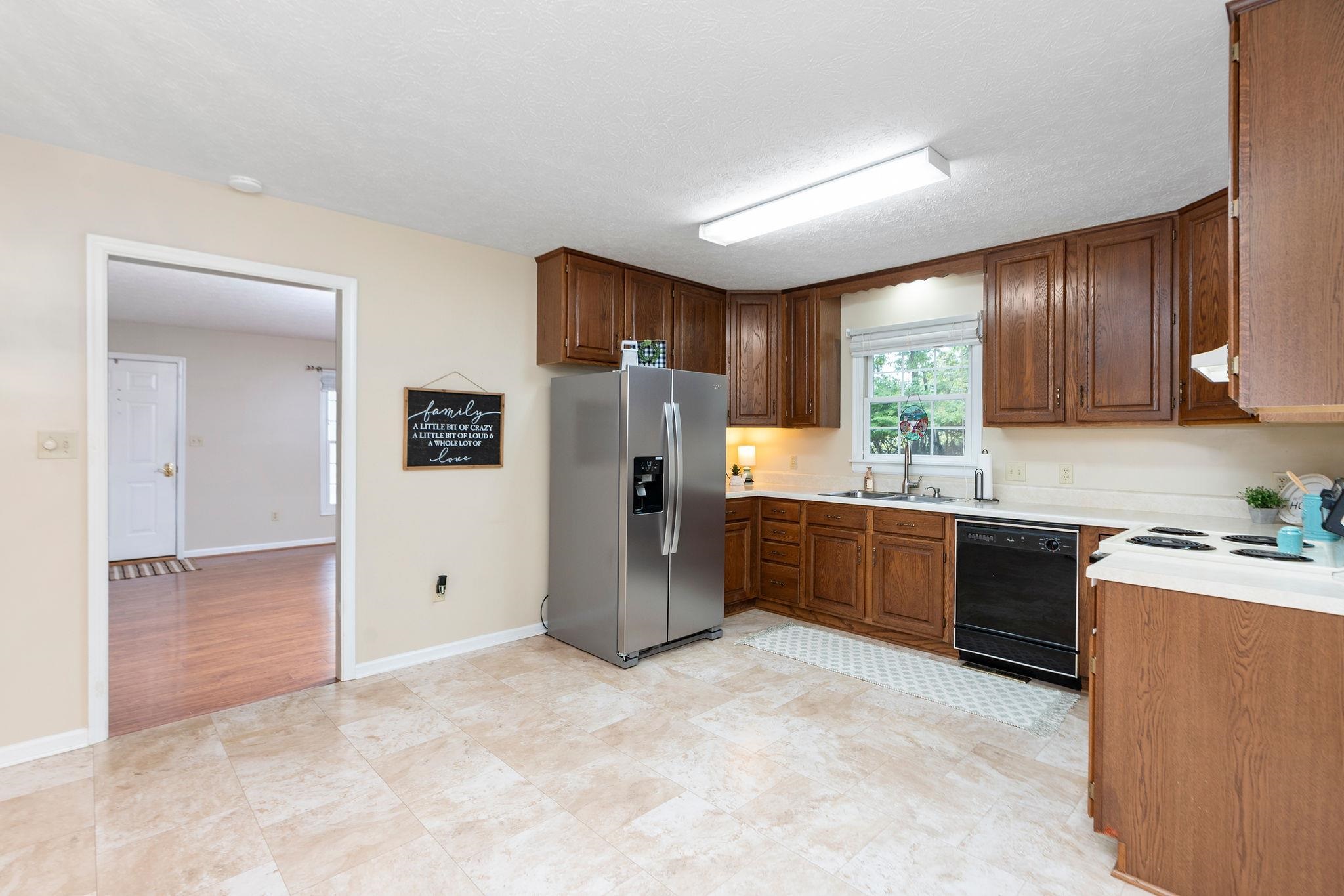 334 SHARON LN, STAUNTON, Virginia 24401, 3 Bedrooms Bedrooms, ,2 BathroomsBathrooms,Residential,334 SHARON LN,677039 MLS # 677039