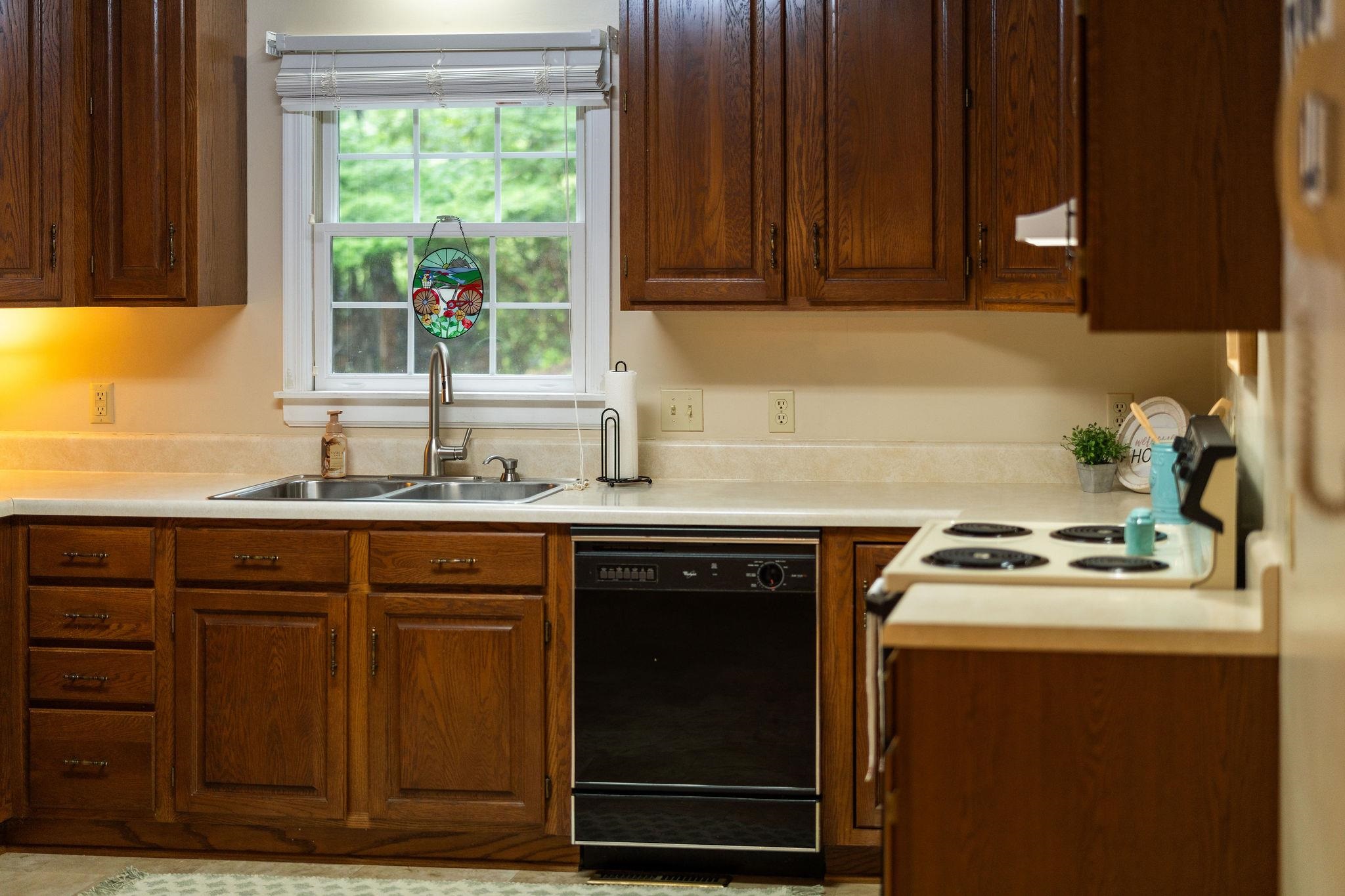 334 SHARON LN, STAUNTON, Virginia 24401, 3 Bedrooms Bedrooms, ,2 BathroomsBathrooms,Residential,334 SHARON LN,677039 MLS # 677039
