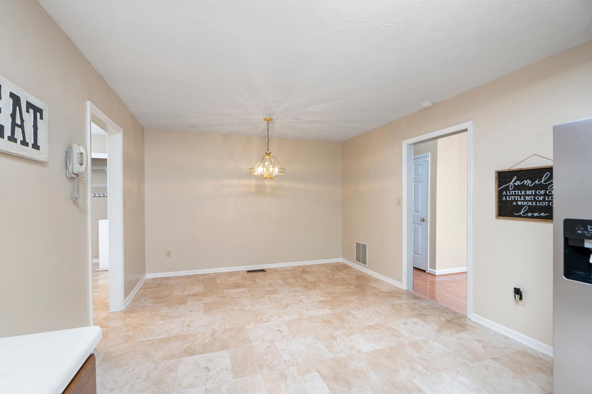 334 SHARON LN, STAUNTON, Virginia 24401, 3 Bedrooms Bedrooms, ,2 BathroomsBathrooms,Residential,334 SHARON LN,677039 MLS # 677039