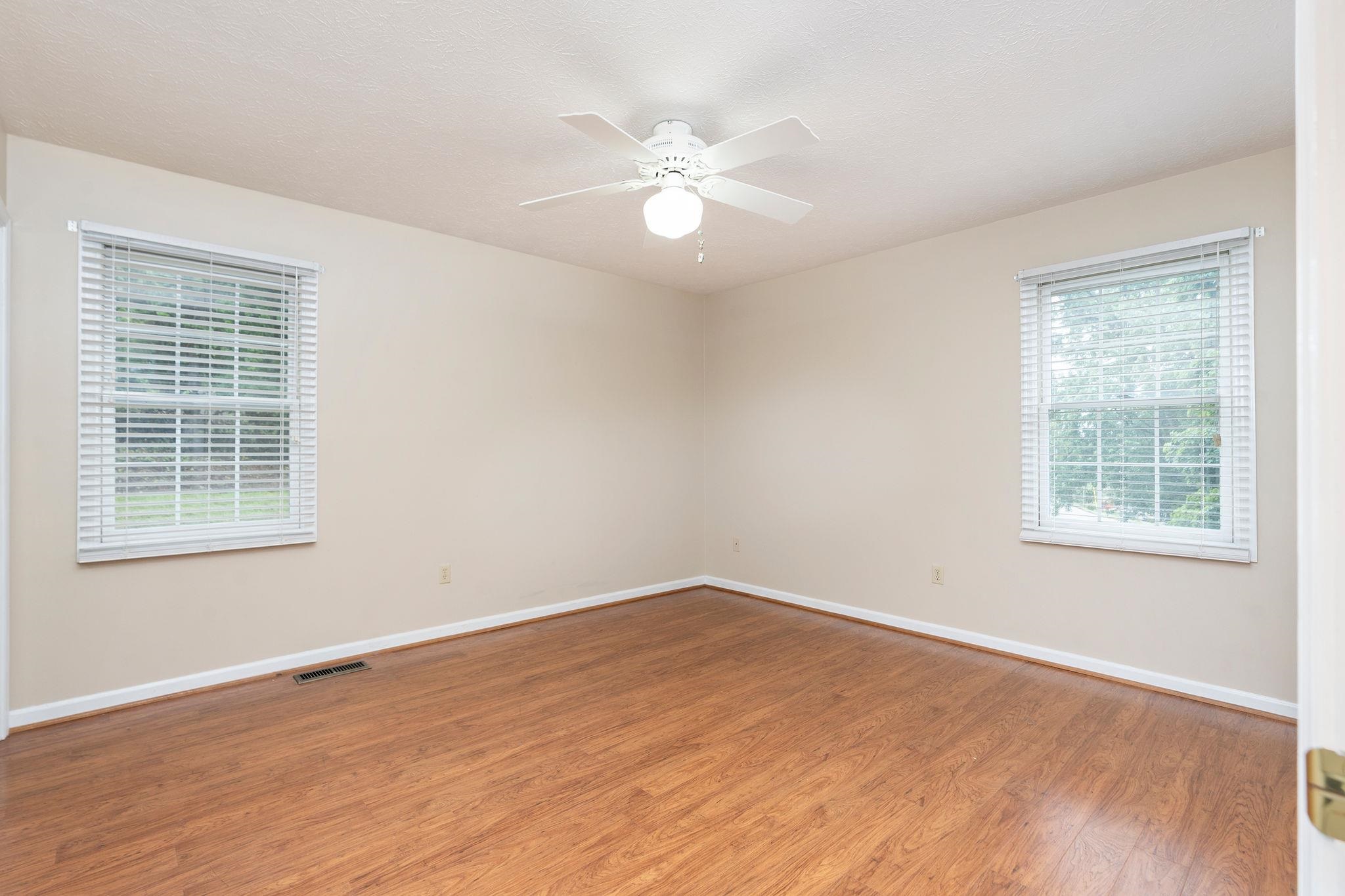 334 SHARON LN, STAUNTON, Virginia 24401, 3 Bedrooms Bedrooms, ,2 BathroomsBathrooms,Residential,334 SHARON LN,677039 MLS # 677039