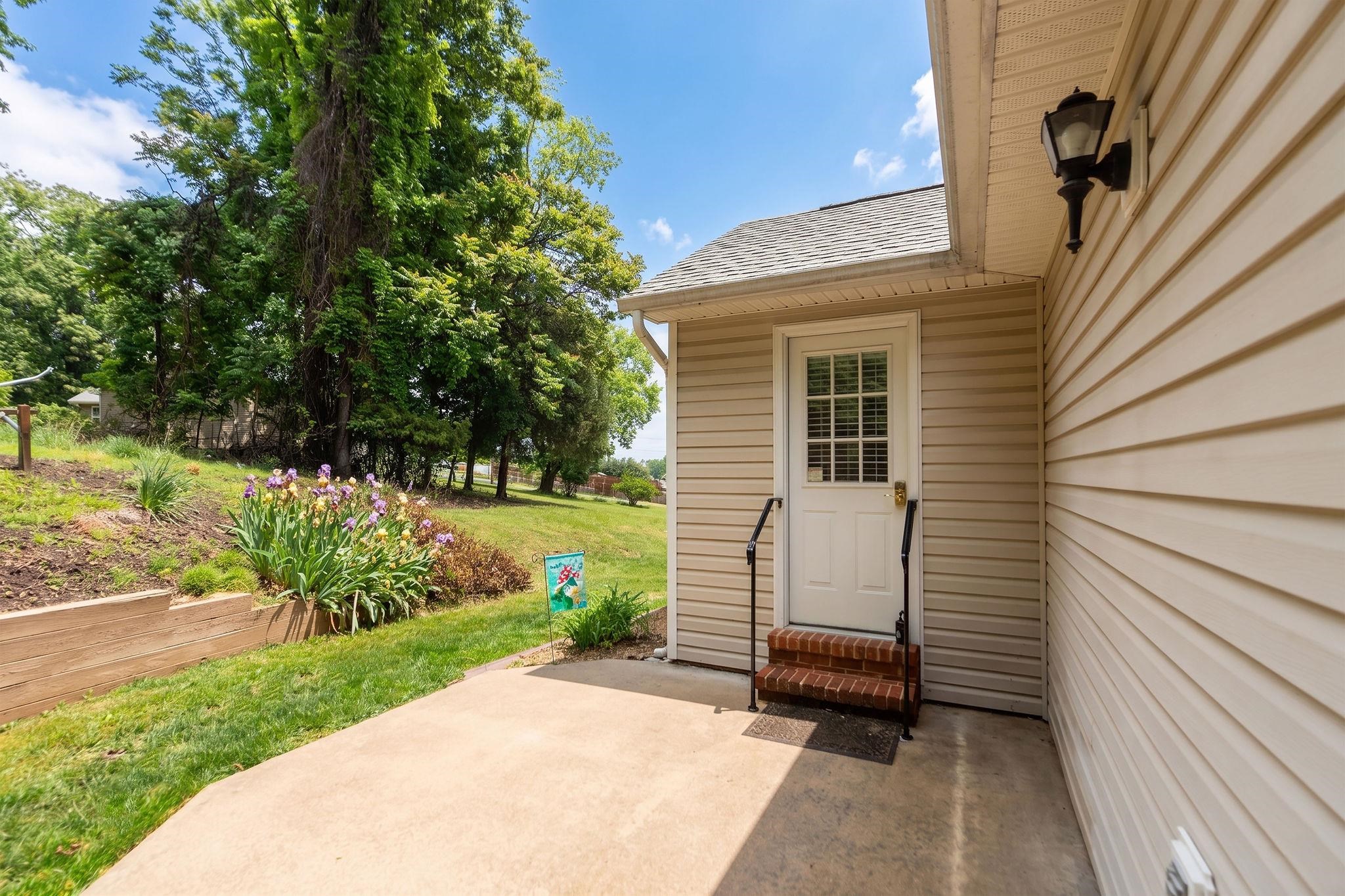 334 SHARON LN, STAUNTON, Virginia 24401, 3 Bedrooms Bedrooms, ,2 BathroomsBathrooms,Residential,334 SHARON LN,677039 MLS # 677039