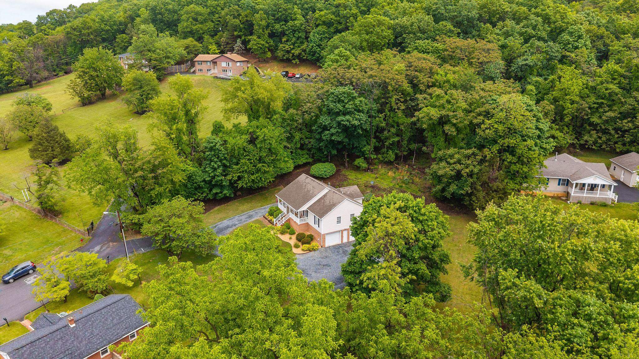 334 SHARON LN, STAUNTON, Virginia 24401, 3 Bedrooms Bedrooms, ,2 BathroomsBathrooms,Residential,334 SHARON LN,677039 MLS # 677039