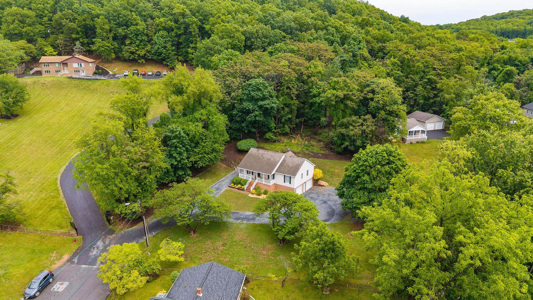 334 SHARON LN, STAUNTON, Virginia 24401, 3 Bedrooms Bedrooms, ,2 BathroomsBathrooms,Residential,334 SHARON LN,677039 MLS # 677039
