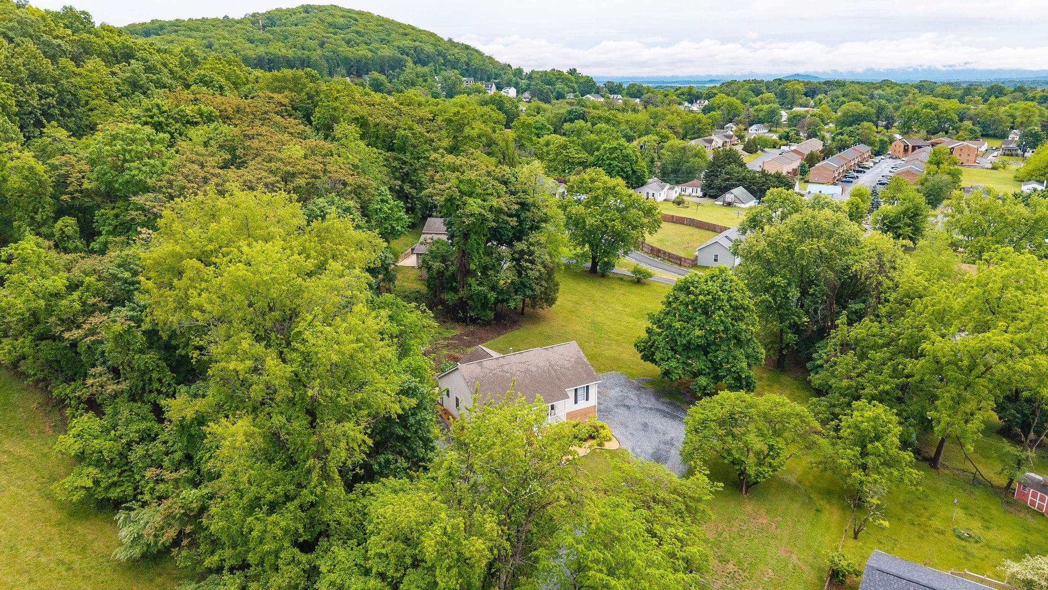 334 SHARON LN, STAUNTON, Virginia 24401, 3 Bedrooms Bedrooms, ,2 BathroomsBathrooms,Residential,334 SHARON LN,677039 MLS # 677039