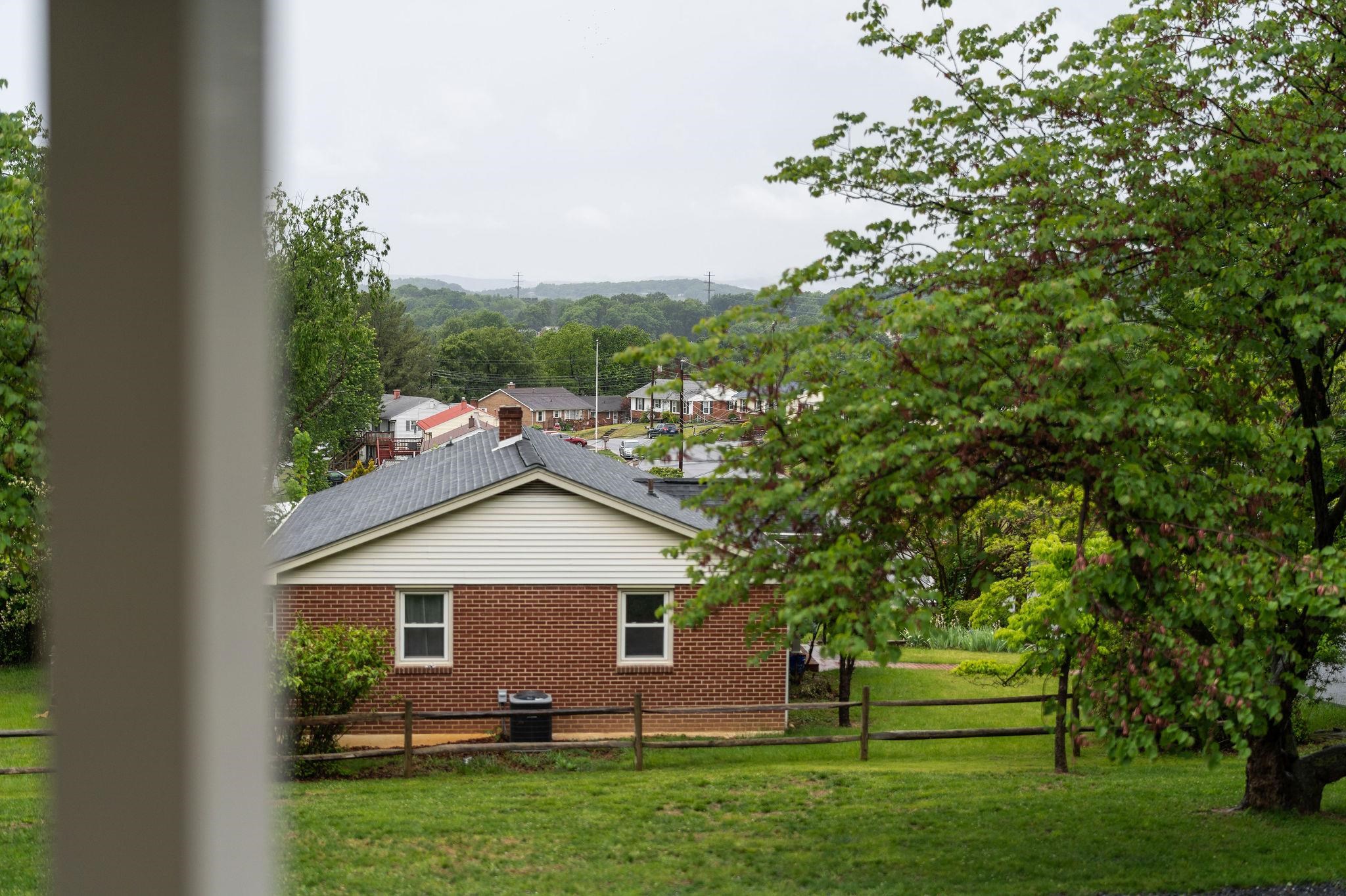334 SHARON LN, STAUNTON, Virginia 24401, 3 Bedrooms Bedrooms, ,2 BathroomsBathrooms,Residential,334 SHARON LN,677039 MLS # 677039