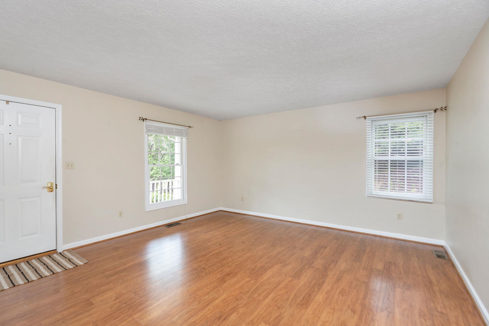 334 SHARON LN, STAUNTON, Virginia 24401, 3 Bedrooms Bedrooms, ,2 BathroomsBathrooms,Residential,334 SHARON LN,677039 MLS # 677039