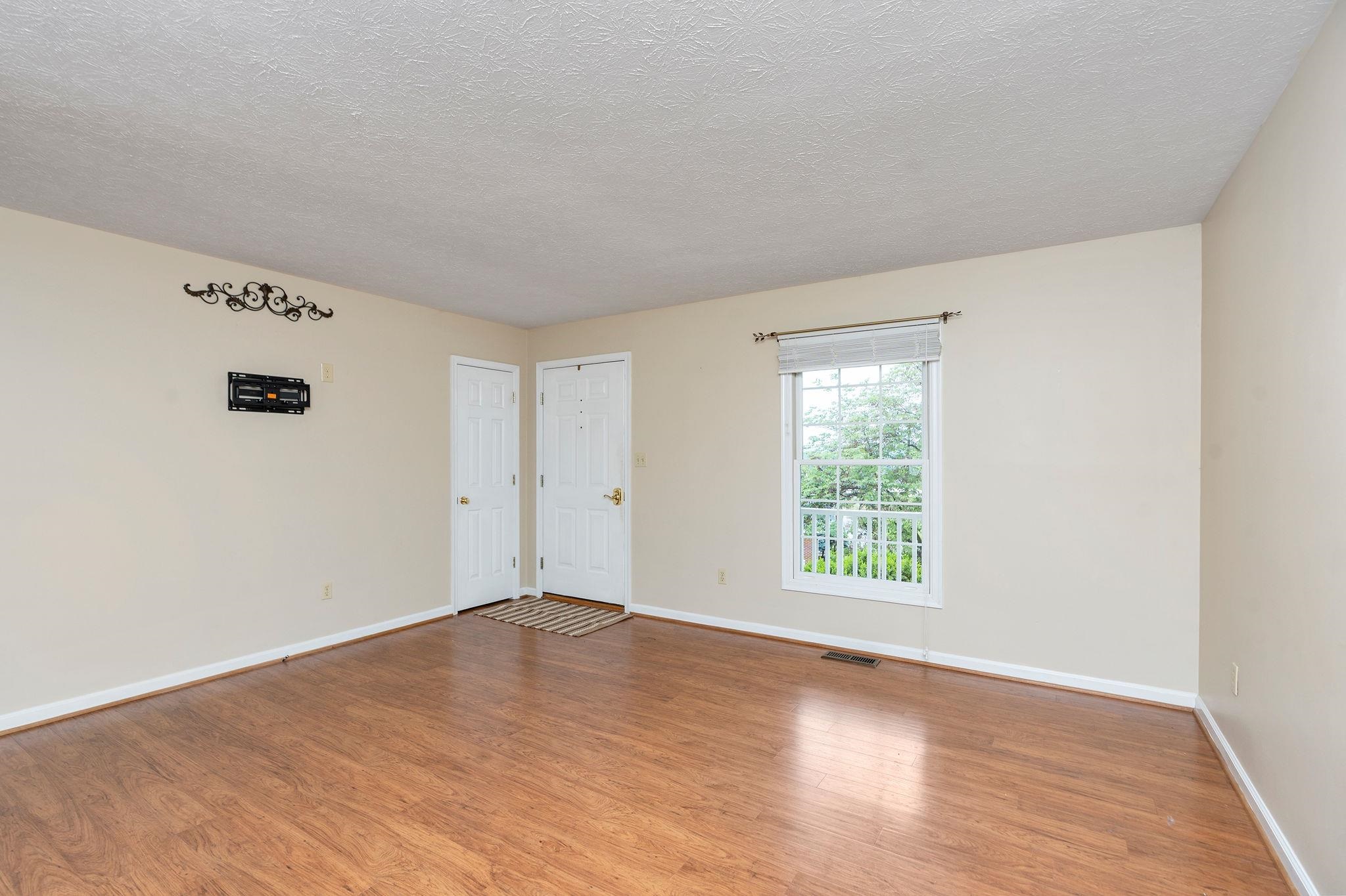 334 SHARON LN, STAUNTON, Virginia 24401, 3 Bedrooms Bedrooms, ,2 BathroomsBathrooms,Residential,334 SHARON LN,677039 MLS # 677039