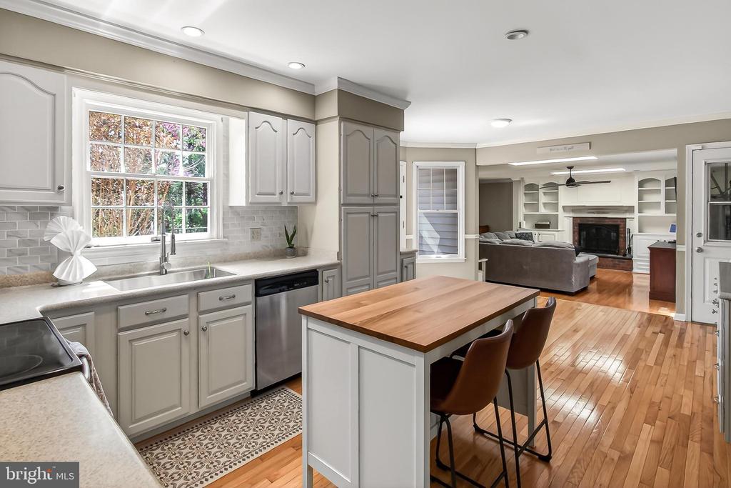 4809 OLD CHAPEL RD, CATLETT, Virginia 20119, 4 Bedrooms Bedrooms, ,2 BathroomsBathrooms,Residential,4809 OLD CHAPEL RD,VAFQ2021668 MLS # VAFQ2021668