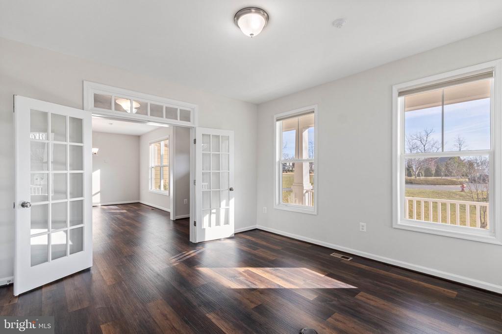 10602 SPRINGVALE LN, SPOTSYLVANIA, Virginia 22551, 5 Bedrooms Bedrooms, ,4 BathroomsBathrooms,Residential,10602 SPRINGVALE LN,VASP2041830 MLS # VASP2041830