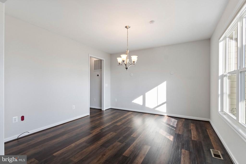 10602 SPRINGVALE LN, SPOTSYLVANIA, Virginia 22551, 5 Bedrooms Bedrooms, ,4 BathroomsBathrooms,Residential,10602 SPRINGVALE LN,VASP2041830 MLS # VASP2041830