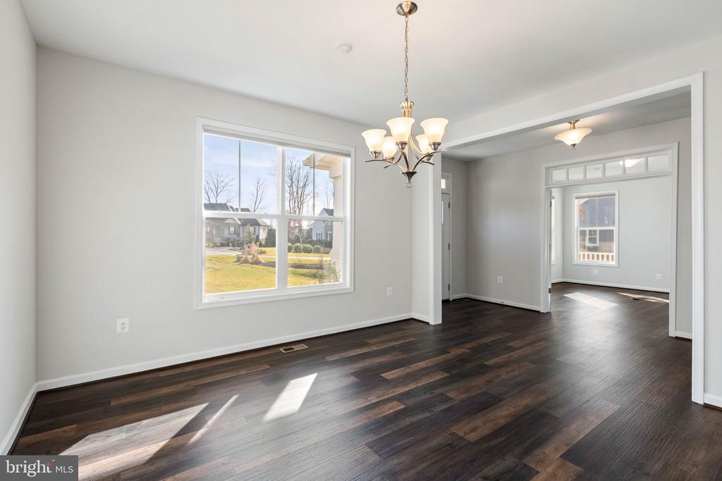 10602 SPRINGVALE LN, SPOTSYLVANIA, Virginia 22551, 5 Bedrooms Bedrooms, ,4 BathroomsBathrooms,Residential,10602 SPRINGVALE LN,VASP2041830 MLS # VASP2041830