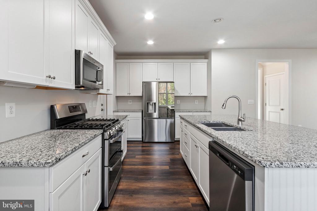 10602 SPRINGVALE LN, SPOTSYLVANIA, Virginia 22551, 5 Bedrooms Bedrooms, ,4 BathroomsBathrooms,Residential,10602 SPRINGVALE LN,VASP2041830 MLS # VASP2041830