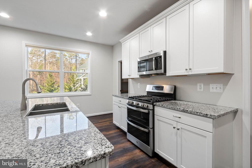 10602 SPRINGVALE LN, SPOTSYLVANIA, Virginia 22551, 5 Bedrooms Bedrooms, ,4 BathroomsBathrooms,Residential,10602 SPRINGVALE LN,VASP2041830 MLS # VASP2041830