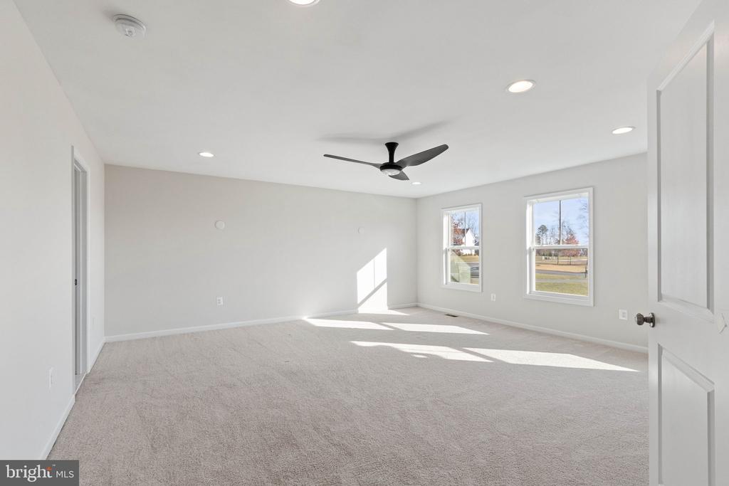 10602 SPRINGVALE LN, SPOTSYLVANIA, Virginia 22551, 5 Bedrooms Bedrooms, ,4 BathroomsBathrooms,Residential,10602 SPRINGVALE LN,VASP2041830 MLS # VASP2041830