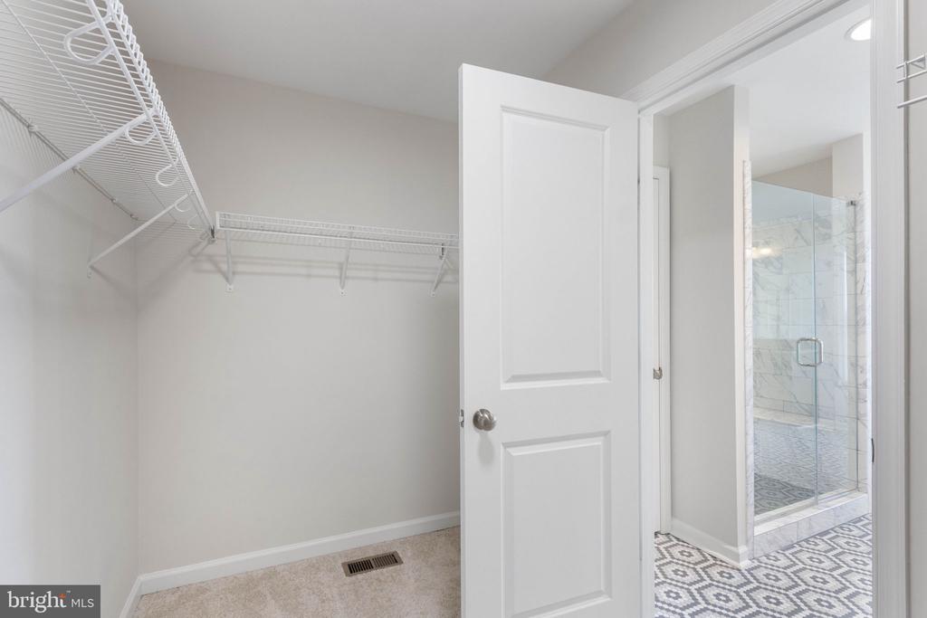 10602 SPRINGVALE LN, SPOTSYLVANIA, Virginia 22551, 5 Bedrooms Bedrooms, ,4 BathroomsBathrooms,Residential,10602 SPRINGVALE LN,VASP2041830 MLS # VASP2041830