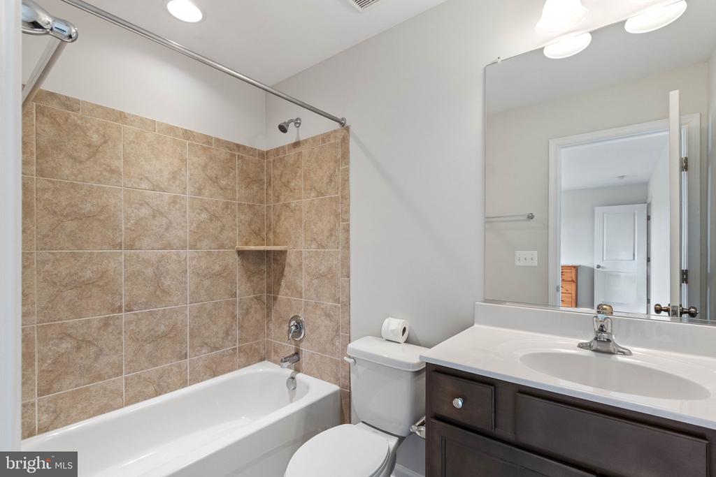 10602 SPRINGVALE LN, SPOTSYLVANIA, Virginia 22551, 5 Bedrooms Bedrooms, ,4 BathroomsBathrooms,Residential,10602 SPRINGVALE LN,VASP2041830 MLS # VASP2041830