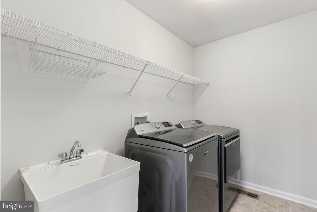 10602 SPRINGVALE LN, SPOTSYLVANIA, Virginia 22551, 5 Bedrooms Bedrooms, ,4 BathroomsBathrooms,Residential,10602 SPRINGVALE LN,VASP2041830 MLS # VASP2041830