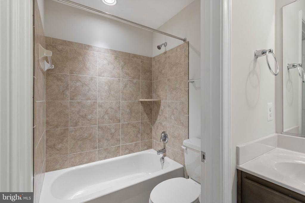 10602 SPRINGVALE LN, SPOTSYLVANIA, Virginia 22551, 5 Bedrooms Bedrooms, ,4 BathroomsBathrooms,Residential,10602 SPRINGVALE LN,VASP2041830 MLS # VASP2041830