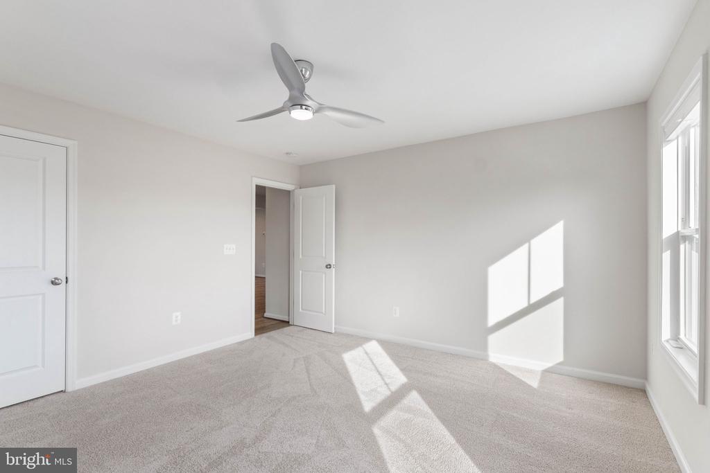 10602 SPRINGVALE LN, SPOTSYLVANIA, Virginia 22551, 5 Bedrooms Bedrooms, ,4 BathroomsBathrooms,Residential,10602 SPRINGVALE LN,VASP2041830 MLS # VASP2041830