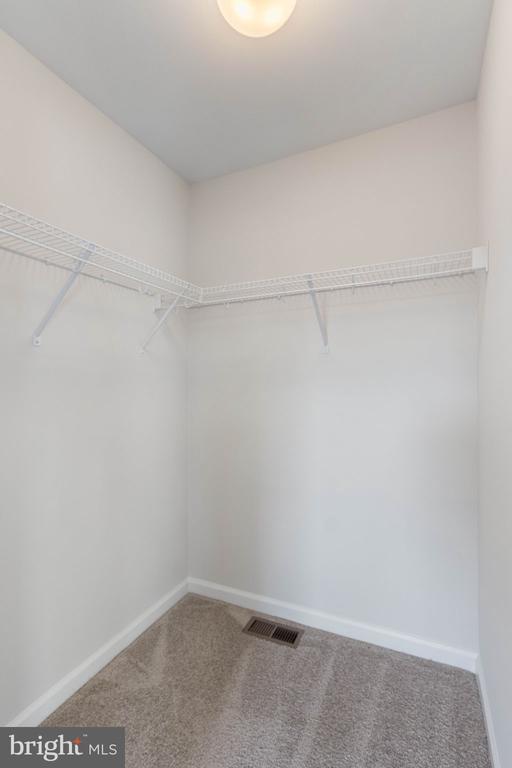 10602 SPRINGVALE LN, SPOTSYLVANIA, Virginia 22551, 5 Bedrooms Bedrooms, ,4 BathroomsBathrooms,Residential,10602 SPRINGVALE LN,VASP2041830 MLS # VASP2041830
