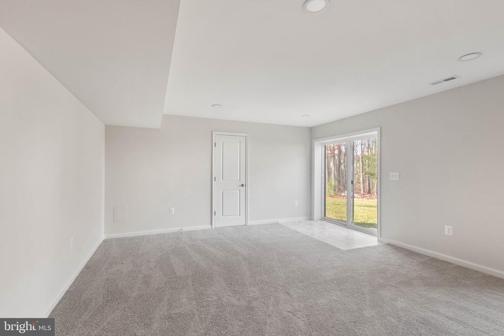 10602 SPRINGVALE LN, SPOTSYLVANIA, Virginia 22551, 5 Bedrooms Bedrooms, ,4 BathroomsBathrooms,Residential,10602 SPRINGVALE LN,VASP2041830 MLS # VASP2041830