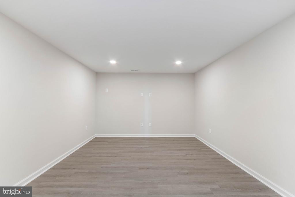 10602 SPRINGVALE LN, SPOTSYLVANIA, Virginia 22551, 5 Bedrooms Bedrooms, ,4 BathroomsBathrooms,Residential,10602 SPRINGVALE LN,VASP2041830 MLS # VASP2041830