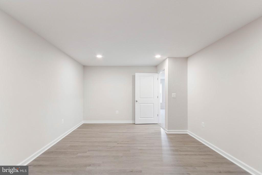 10602 SPRINGVALE LN, SPOTSYLVANIA, Virginia 22551, 5 Bedrooms Bedrooms, ,4 BathroomsBathrooms,Residential,10602 SPRINGVALE LN,VASP2041830 MLS # VASP2041830
