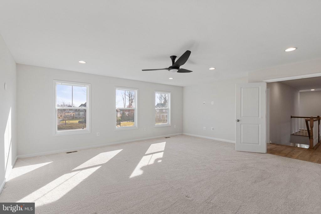 10602 SPRINGVALE LN, SPOTSYLVANIA, Virginia 22551, 5 Bedrooms Bedrooms, ,4 BathroomsBathrooms,Residential,10602 SPRINGVALE LN,VASP2041830 MLS # VASP2041830