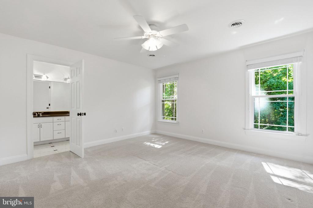 10713 KIRKLAND DR, SPOTSYLVANIA, Virginia 22551, 5 Bedrooms Bedrooms, ,3 BathroomsBathrooms,Residential,10713 KIRKLAND DR,VASP2040952 MLS # VASP2040952