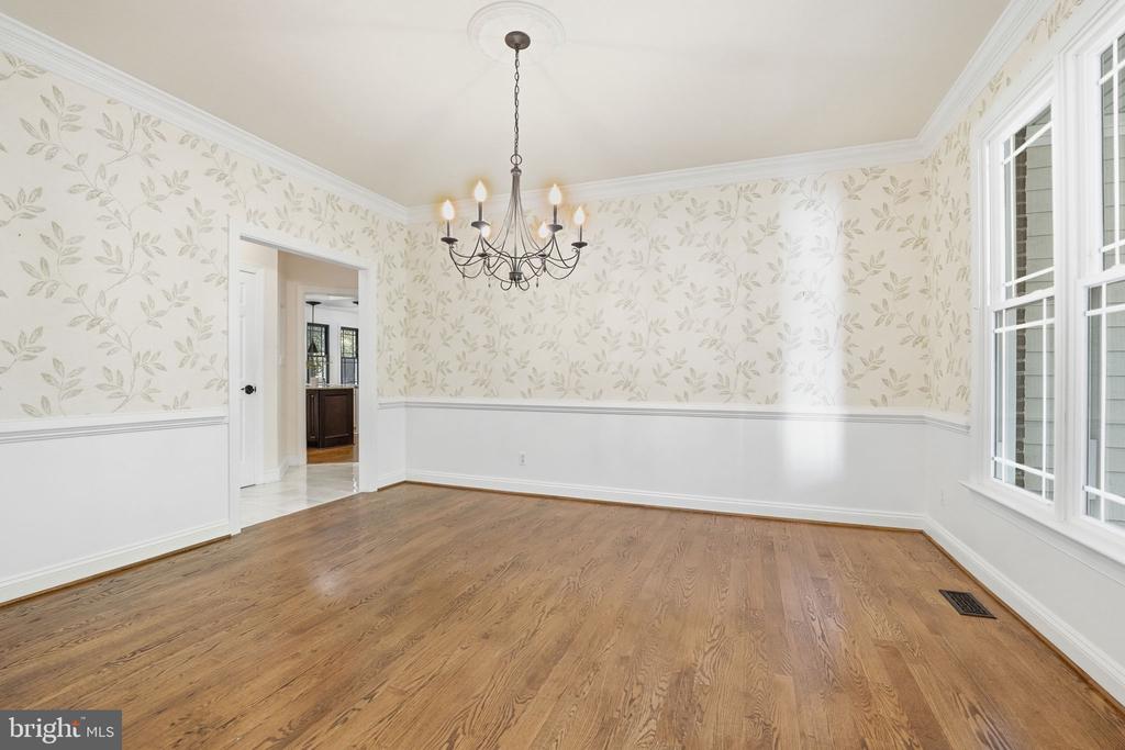 10713 KIRKLAND DR, SPOTSYLVANIA, Virginia 22551, 5 Bedrooms Bedrooms, ,3 BathroomsBathrooms,Residential,10713 KIRKLAND DR,VASP2040952 MLS # VASP2040952