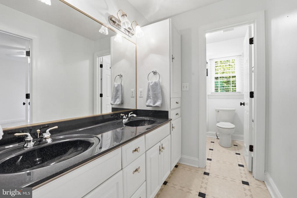10713 KIRKLAND DR, SPOTSYLVANIA, Virginia 22551, 5 Bedrooms Bedrooms, ,3 BathroomsBathrooms,Residential,10713 KIRKLAND DR,VASP2040952 MLS # VASP2040952