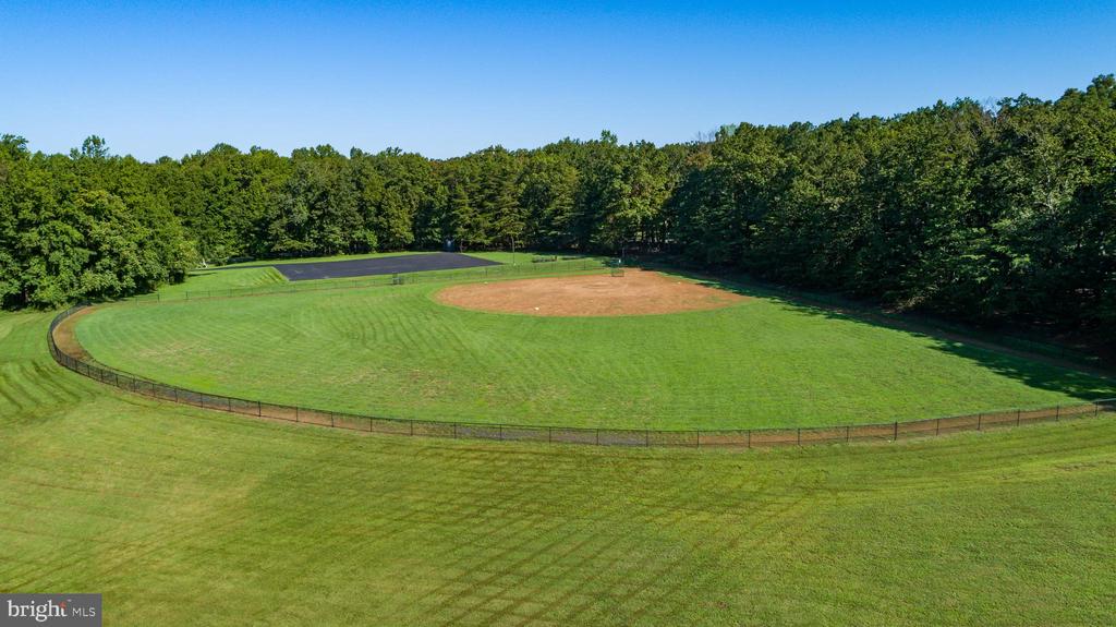 10713 KIRKLAND DR, SPOTSYLVANIA, Virginia 22551, 5 Bedrooms Bedrooms, ,3 BathroomsBathrooms,Residential,10713 KIRKLAND DR,VASP2040952 MLS # VASP2040952