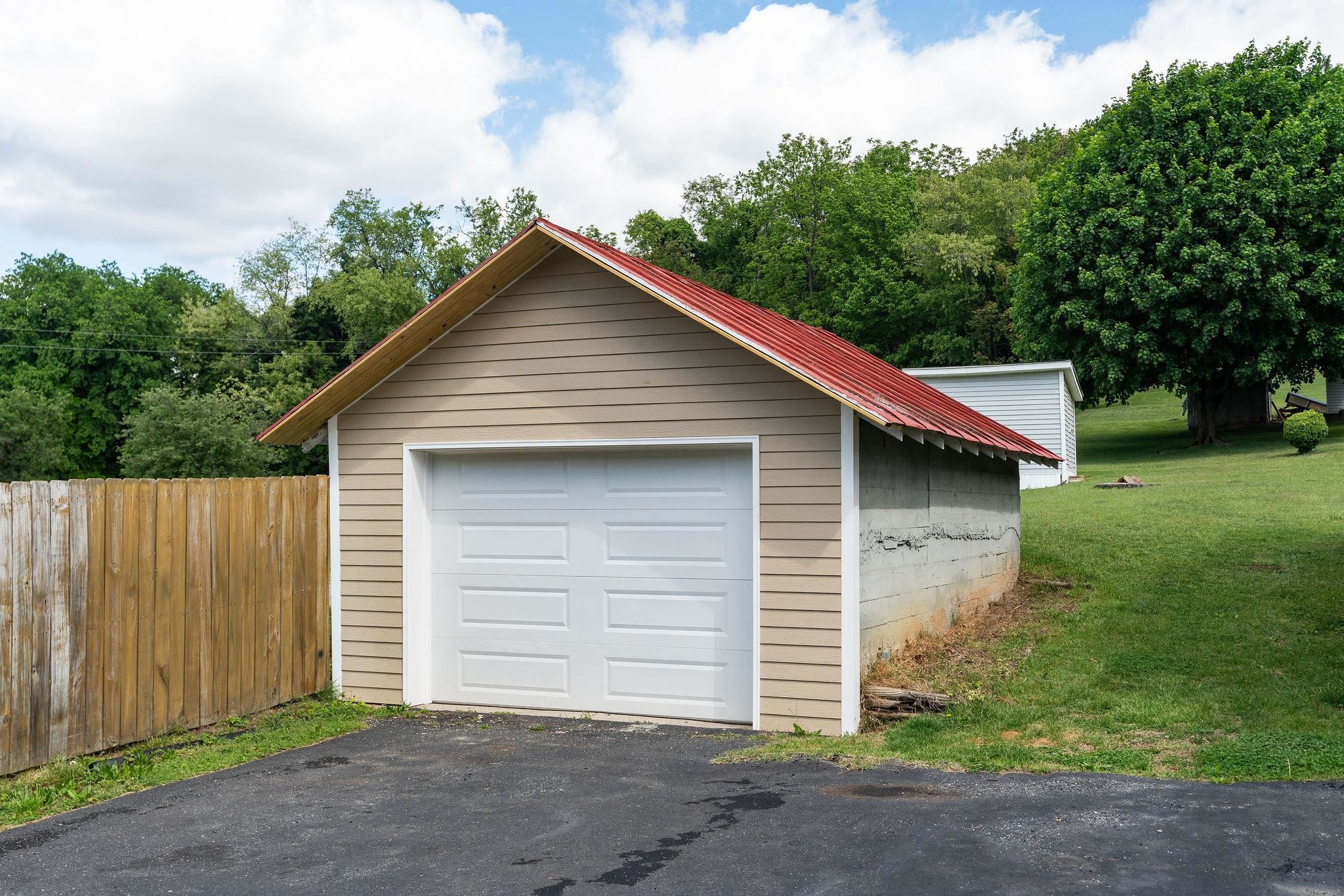 429 BETSY BELL RD, STAUNTON, Virginia 24401, 4 Bedrooms Bedrooms, ,2 BathroomsBathrooms,Residential,429 BETSY BELL RD,676610 MLS # 676610