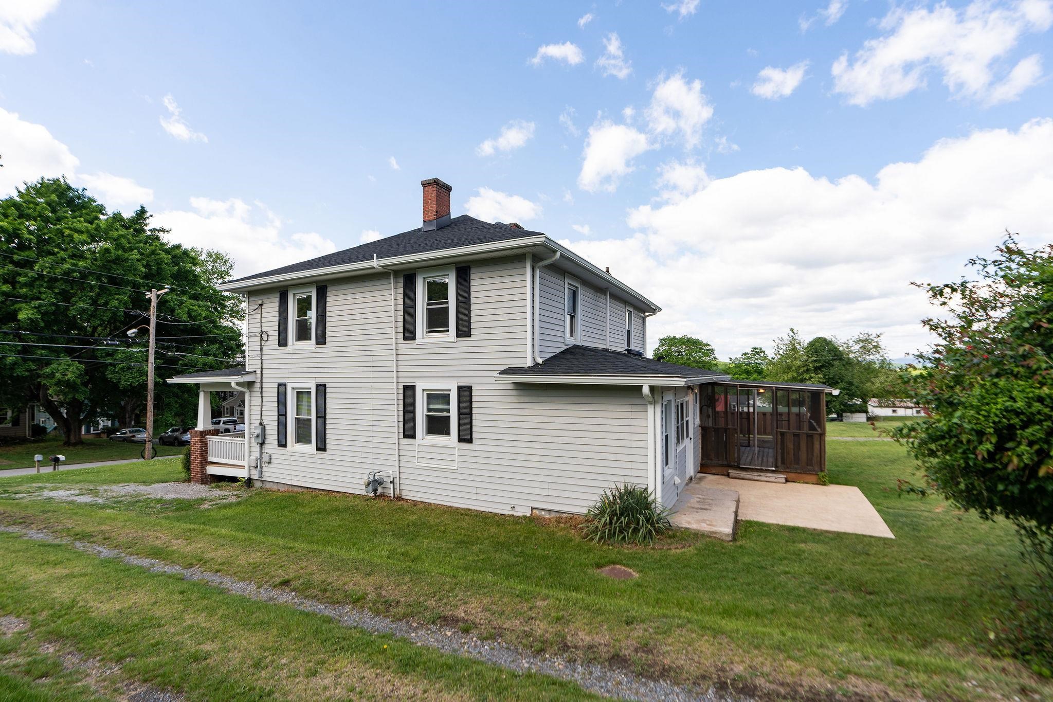 429 BETSY BELL RD, STAUNTON, Virginia 24401, 4 Bedrooms Bedrooms, ,2 BathroomsBathrooms,Residential,429 BETSY BELL RD,676610 MLS # 676610