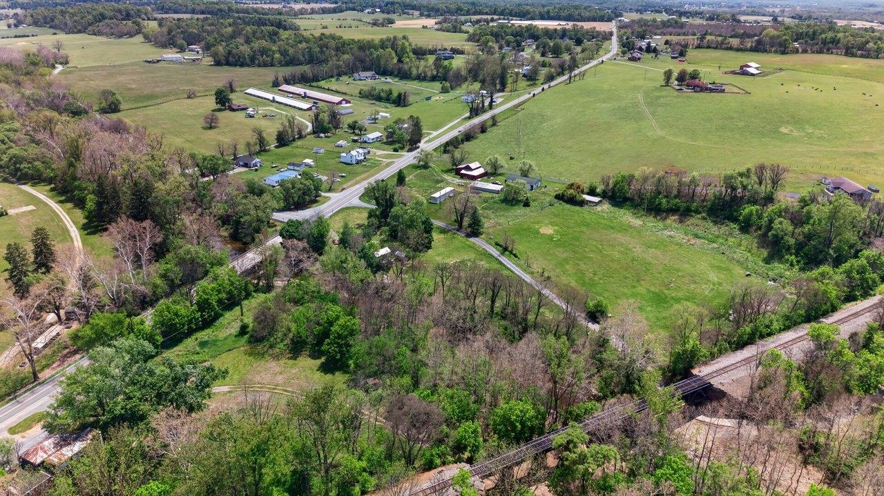 4157 NORTH EAST SIDE HWY, ELKTON, Virginia 22827, 2 Bedrooms Bedrooms, ,1 BathroomBathrooms,Residential,4157 NORTH EAST SIDE HWY,677066 MLS # 677066