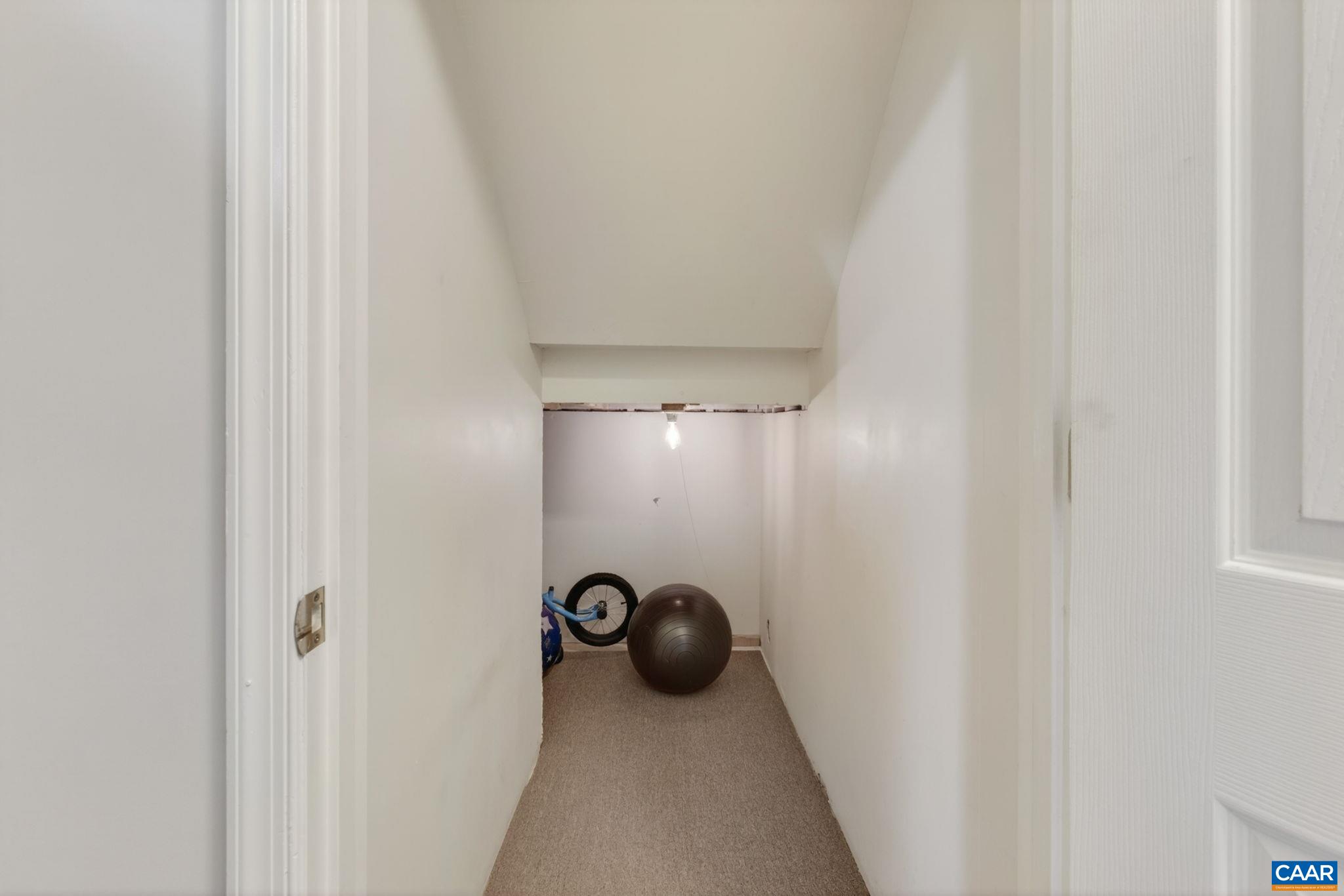 1247 MAPLE VIEW DR, CHARLOTTESVILLE, Virginia 22902, 2 Bedrooms Bedrooms, ,2 BathroomsBathrooms,Residential,1247 MAPLE VIEW DR,677072 MLS # 677072